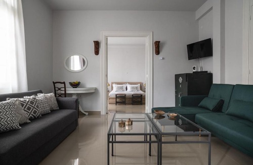 Athens City Centre Apartment | Kotinos, a historic neoclassical apartment
