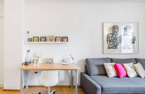 Filopappou Apartment | Koukaki Apartment with a Sunny Balcony, near the Acropolis
