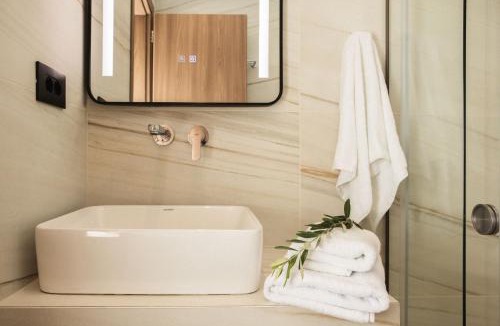 Psarou Apartment | Krystalias luxury studio