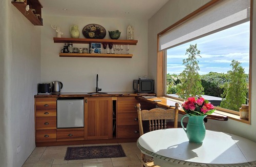 Upper Moutere Apartment | LA BELLA VISTA MAPUA Free E- Bikes (Ts and Cs apply)