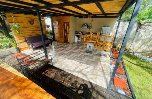 Roble Cabin | La Cabaña de Mayela