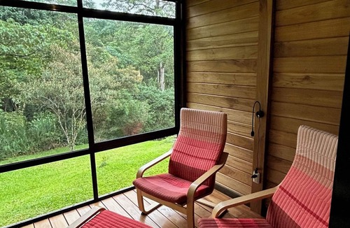 Tayutic Cabin | La Cabaña de Tata: Cozy Cabin, Books, Nature, and Contemplation