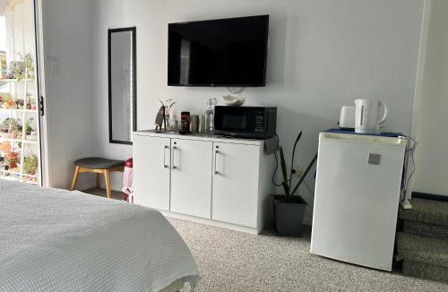 Hamilton House | LA SOL - ensuite & seperate entrance - close to uni