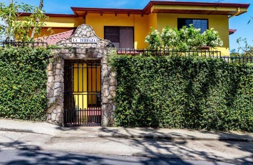 San Roque Bed & Breakfast | La Terraza Guest House B&B