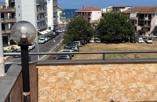 Fondachello Apartment | La terrazza delle sirene