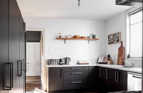 West Hobart House | Lady Victoria: Eclectic charm, walk to cafes/shops