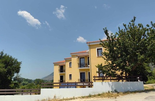 Amfithea Apartment | Lago Verde