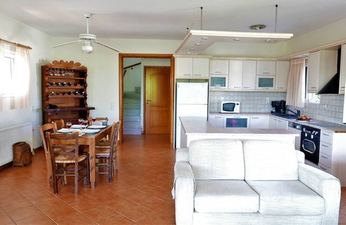 Amarinthos Villa | Lagouti seaside villa