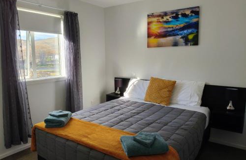 Otematata Apartment | LAKE ESCAPE - Brand new warm and quiet two bedroom Apartment