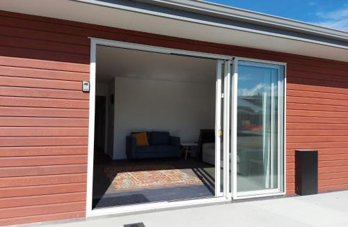 Otematata Apartment | LAKE ESCAPE - Brand new warm and quiet two bedroom Apartment