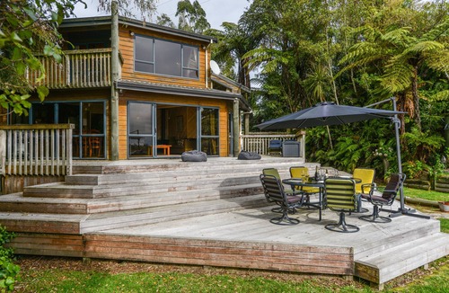 Tikitere House | Lake Rotoiti Views, Tikitere - Stunning Lake Views