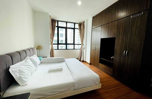 Seri Kembangan House | Lake view Resisdence