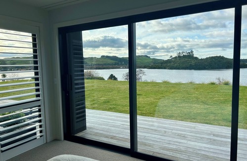 Tikitere House | Lakefront Living - Lake Rotoiti Holiday Home