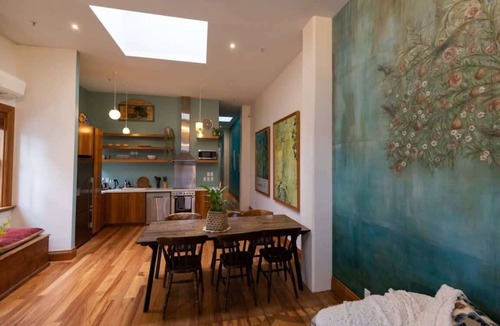 Wellington Apartment | Lambton Quay Loft - Sleeps 10