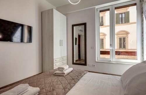 San Lorenzo Apartment | Landino Apartment by Mamo Florence