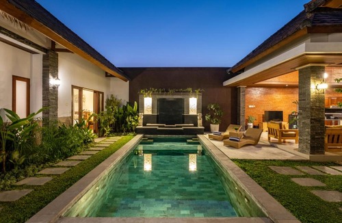 Nakula Villa | Lapiz Lazuli