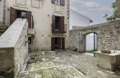 Argyroupoli House | Lappa
