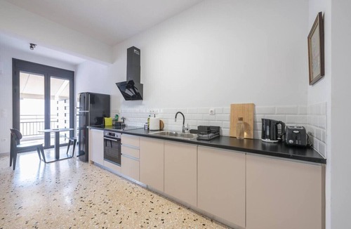 Psirri Apartment | Large And Bright Studio w/Balcony In City Center
