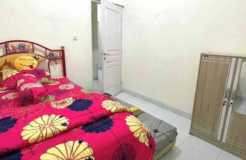 Cilandak House | Large and Cheap Family Guesthouse in Graha Permata Kota