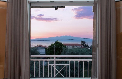 Megalos Prinos Apartment | Large apartment with Sea & Mountain View