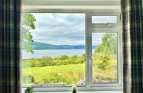 Inveraray Cottage | Large Sleeps 10 Cottage with Loch Views Big Garden