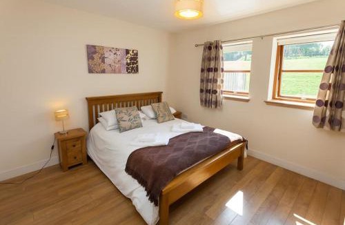 Linlithgow Apartment | Laurel Cottage at Williamscraig Holiday Cottages
