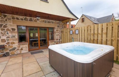 Linlithgow Apartment | Laurel Cottage at Williamscraig Holiday Cottages