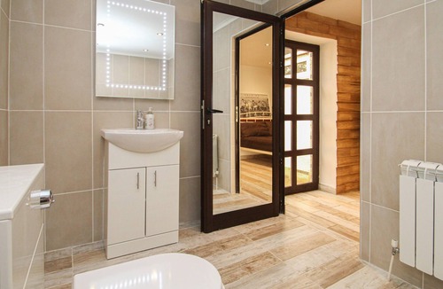 Lanark Apartment | Lavish Apartment sleeps 5 Lanark