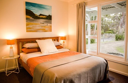 Great Bay House | Lawrence creek cottage Bruny Island