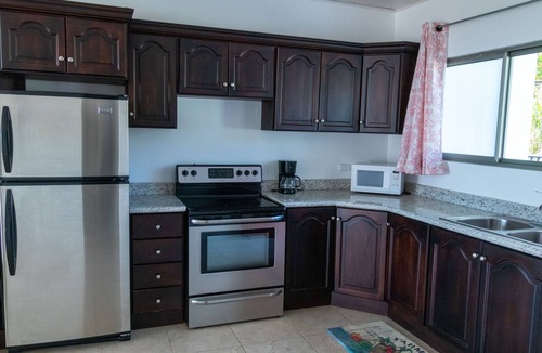 Cajon Condo | Left: La Casa Blanca de Grecia