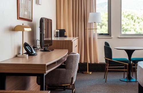 Battery Point Hotel | Lenna Of Hobart