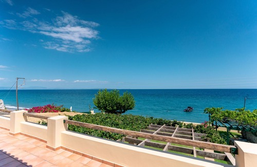 Leonidio Villa | Leonidio Beachfront Family Villa