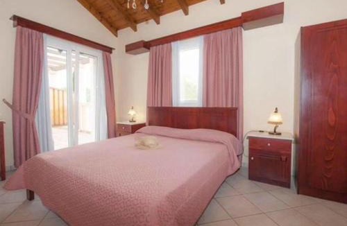 Roda Apartment | Leremo Luxury Messonete