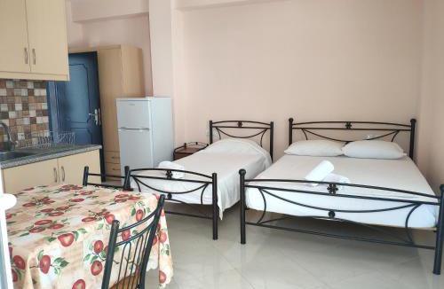 Lukove Hotel | Let Rooms Lukova