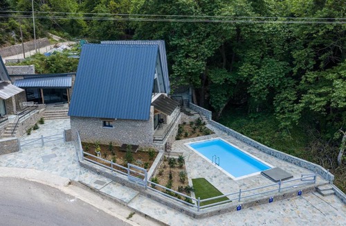 Eptalofos Ski Chalet | LF Parnassos Chalet