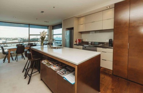 New Plymouth CBD Apartment | Liardet Penthouse with Stunning Views