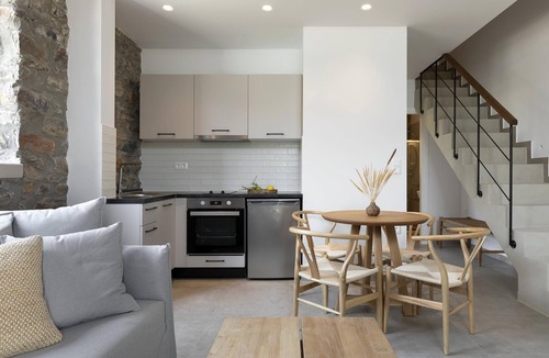 Sourpi Apartment | Lichnos Luxury Maisonette 3
