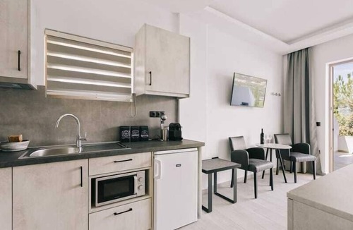 Stoupa Apartment | Lighthouse Apartments