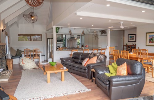 Coopers Beach House | LIGHTHOUSE