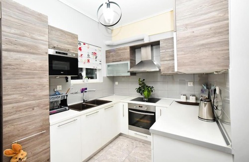 Elefsina Apartment | Lili's Apartment