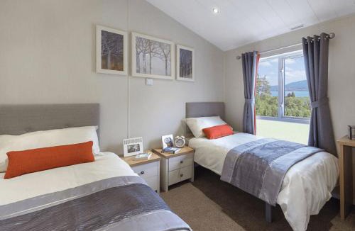 Dunbar Cabin | Limetree Lodge 2 at Thurston Manor Leisure Park