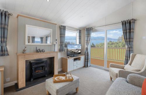 Dunbar Cabin | Limetree Lodge 2 at Thurston Manor Leisure Park
