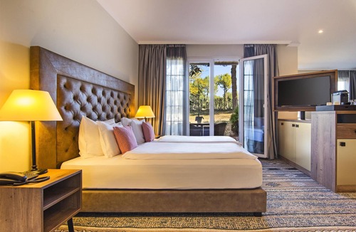 Illetas Hotel | Lindner Hotel Mallorca Portals Nous, part of JdV by Hyatt
