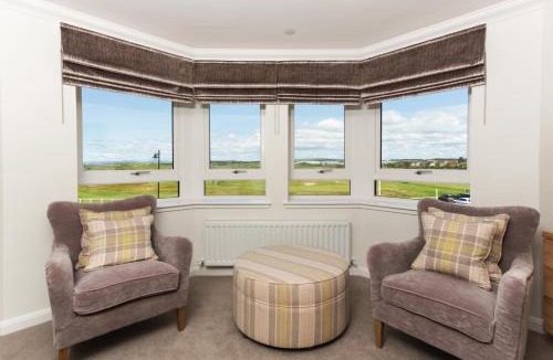 Prestwick Apartment | Links View - Donnini Deluxe