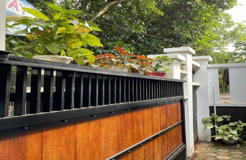 Sumberagung House | Linz Beach House