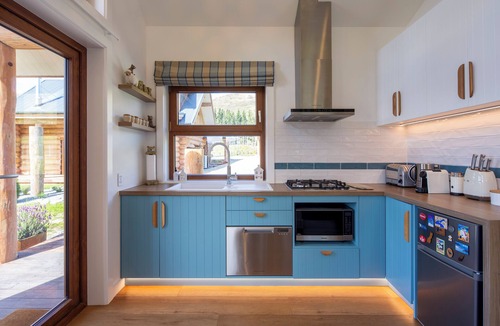 Garston Cabin | Little Breck lodge in rural Southland. Sustainable luxury with pet sheep!