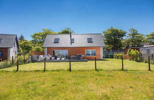 Arisaig House | Litua self-catering in Arisaig with stunning sea views, a hot tub & dog-friendly