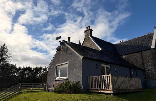Mallaig Apartment | Loch Morar Private Suite