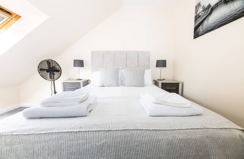 Fort Augustus Hotel | Loch Ness Gate House