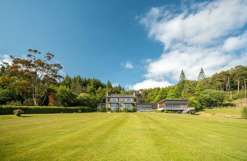 Tighnabruaich Villa | Loch View House - Seven Bedroom Villa, Sleeps 16